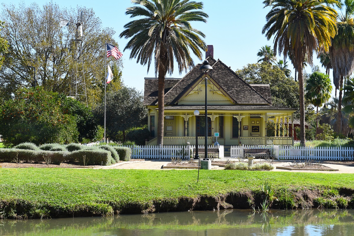 Things-to-do-in-Orange-County-pay-a-visit-to-Fullerton-Arboretum